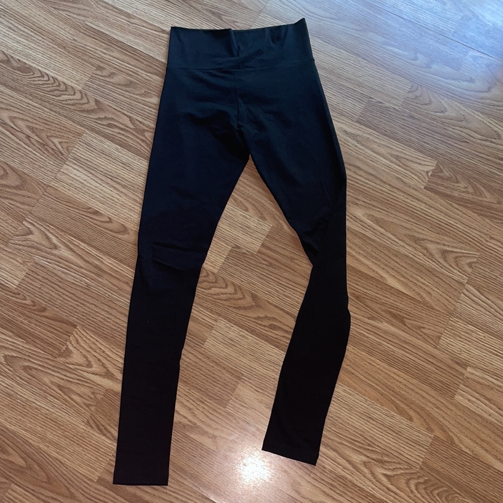 Basic black leggings 🖤